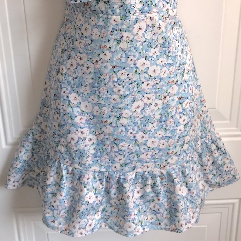 ZAFUL Brand Blue Ditsy Floral Sleeveless Peekaboo Ruffle Hem Dress size 8 in EUC - Picture 5 of 15
